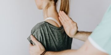What Is Osteopathy? A Plain-Language Guide to What It Treats